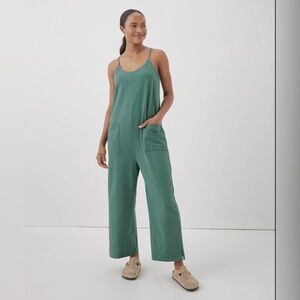 NWT Pact Organic Cotton Blend Cool Stretch Lounge Jumpsuit W Built In Shelf Bra